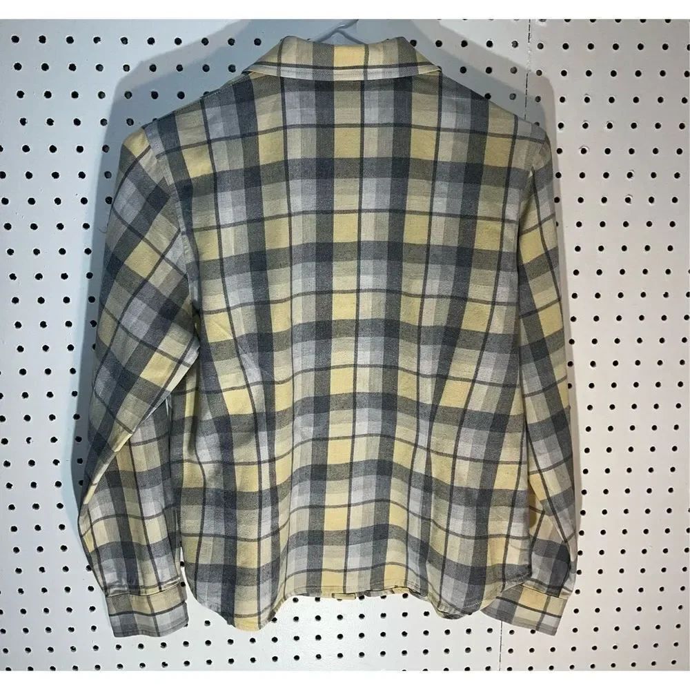 Pendleton button down flannel shirt - Picture 2 of 4